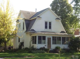 712 W Broadway St, Eagle Grove, IA 50533