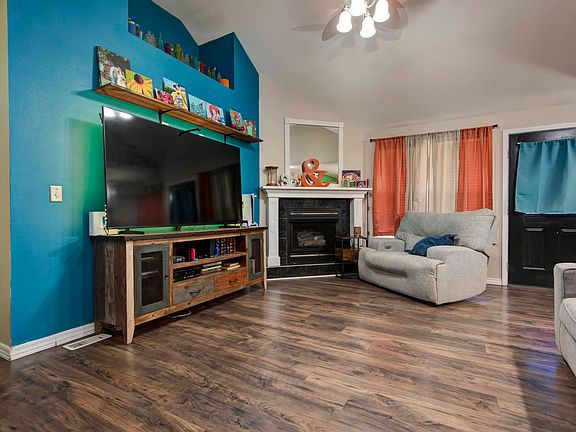 4th image of 313 N Richards Castle Drive