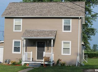 525 Church St, Fairview, IL 61432