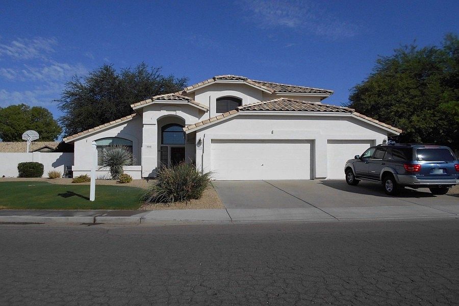 1st image of 1332 N Hazelton Dr