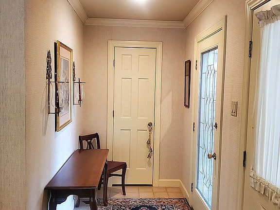 Entry way/ coat closet