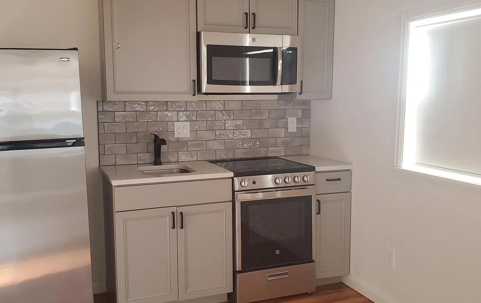 Studio, 650 sqft, $1,500 — Photo 1