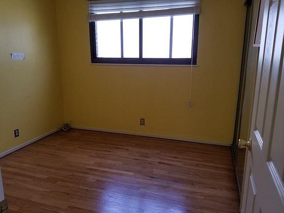 4th image of 145 Sunshine Dr