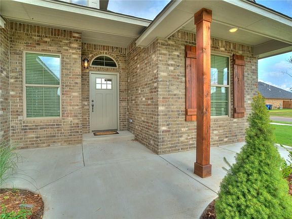 2nd image of 1434 Auburn Cir