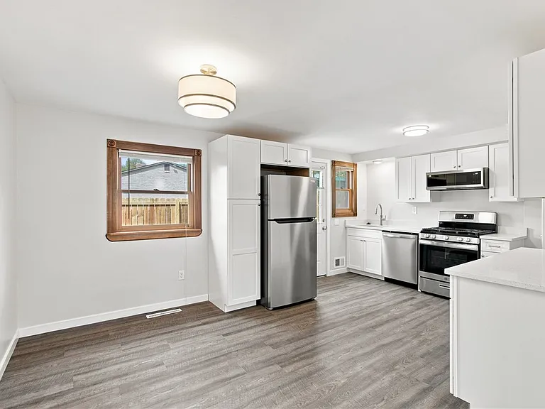 1685 Brodhead Rd #1 — Photo 5