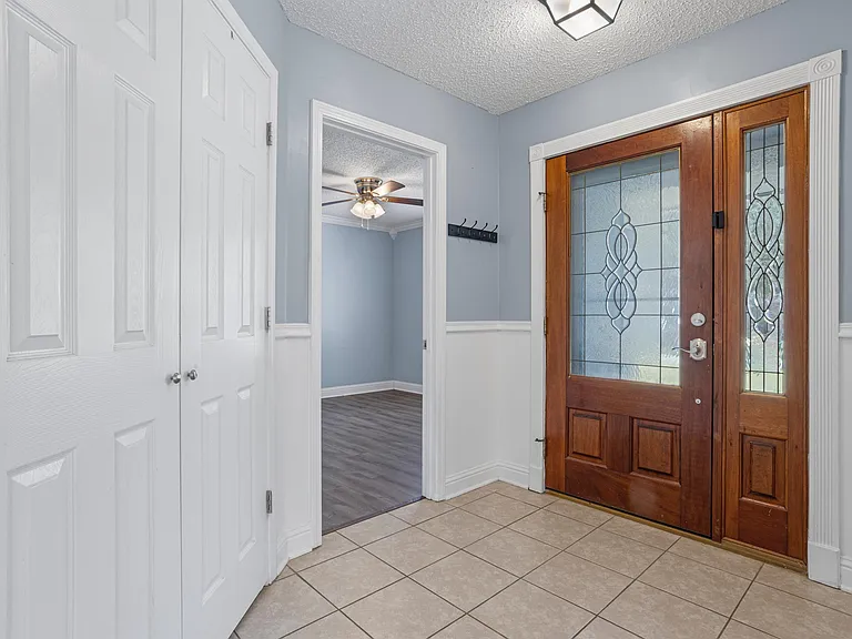 1517 Porpoise St — Photo 3