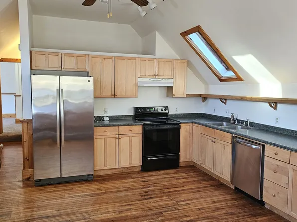 11 Prospect St #3, Farmington, NH 03835