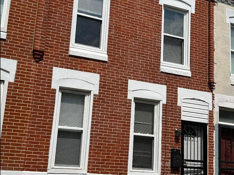 407 Daly St — Photo 2