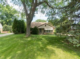 7714 W Whitaker Ave, Greenfield, WI 53220
