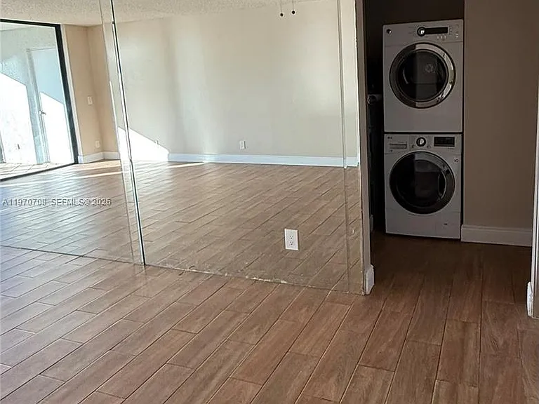 201 Lake Pointe Dr #202 — Photo 6