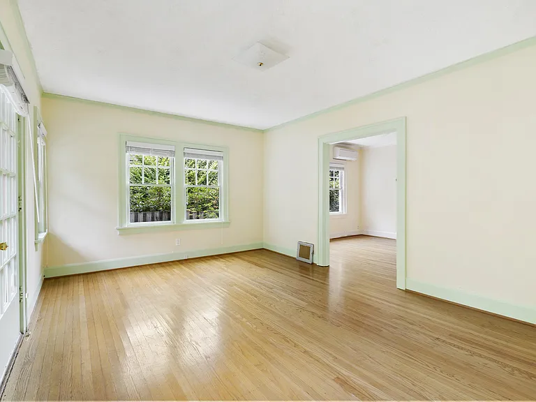 2567 NW Raleigh St — Photo 4
