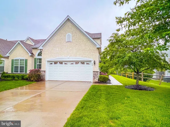 60 McConkey Dr, Washington Crossing, PA 18977