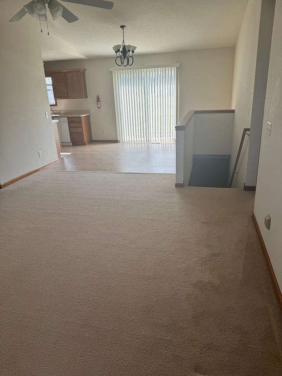 Building Photo - 1309 Red Oak Dr
