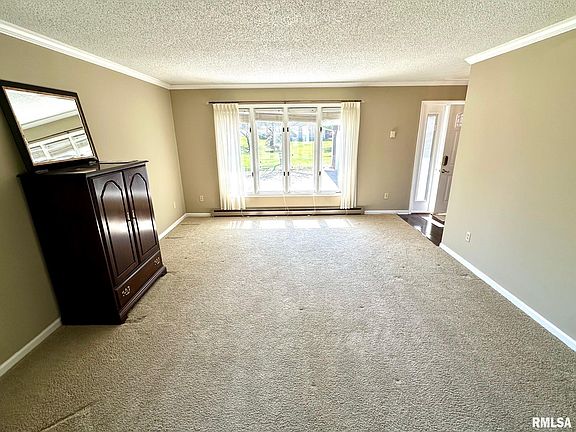 2nd image of 403 Locust St
