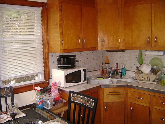 3rd image of 401 Geneva Ave
