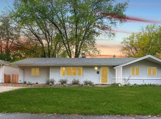 2 Wareham Ln, Schaumburg, IL 60193