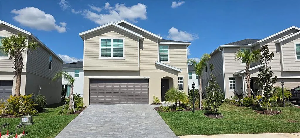 5 bed, 2.5 bath, 2215 sqft, $3,500 — Photo 1