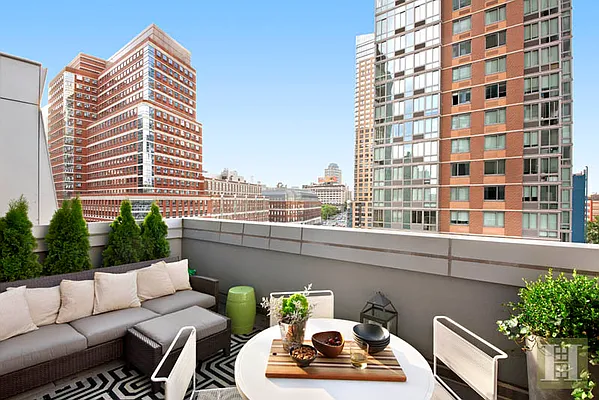 Sold by Halstead Real Estate | media 3