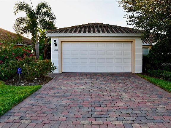 2nd image of 12219 Pescara Ln