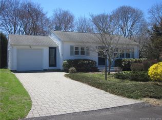 12 Faulkner Dr, Niantic, CT 06357