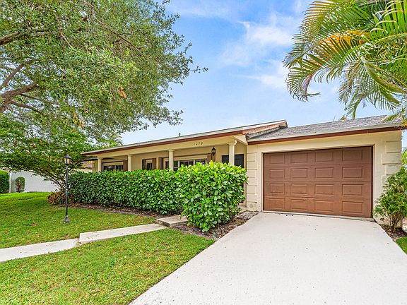 3rd image of 1270 SW 8th St