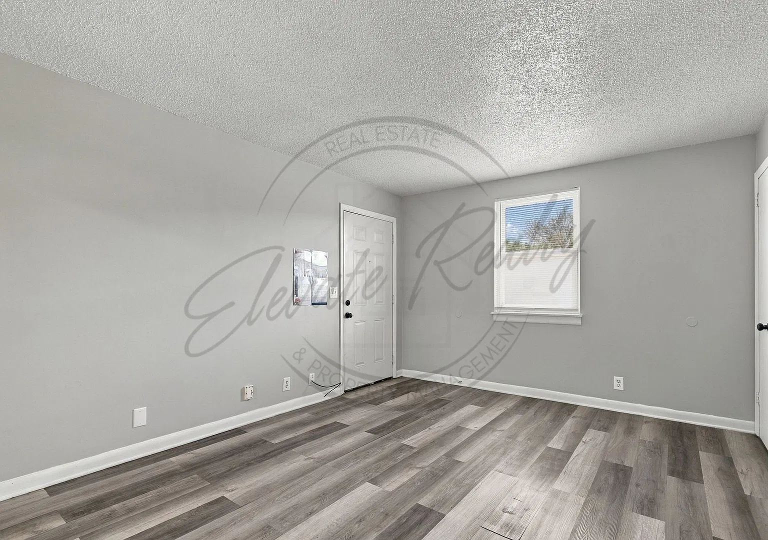 One Mont Free Rent: — Photo 3