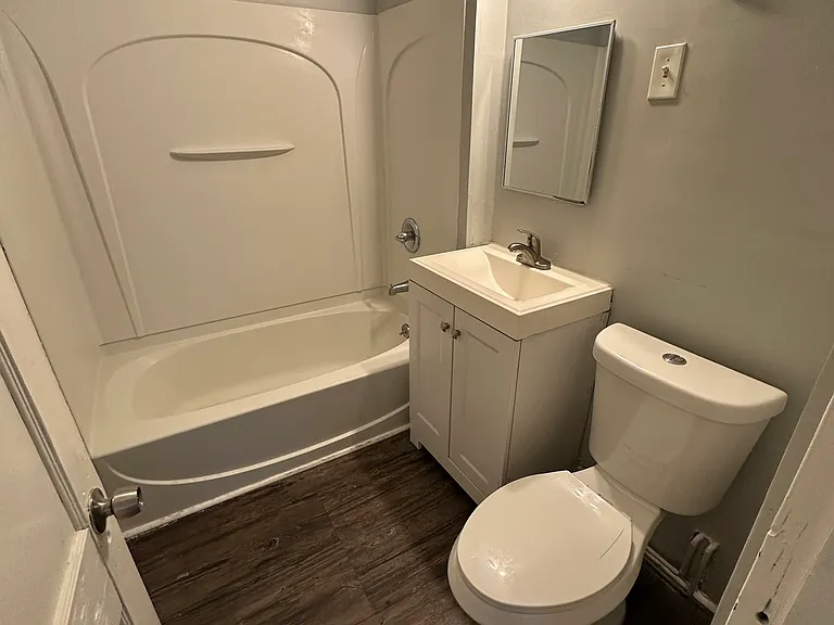 35 Webb St #22 — Photo 8