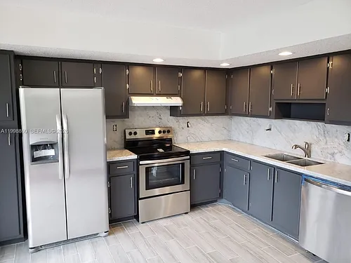 8075 SW 107th Ave #311 Photo 1