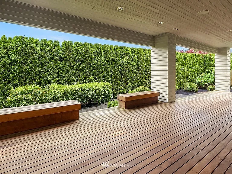 16458 SE 44th Pl — Photo 39
