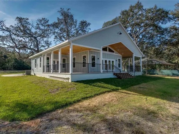 221 Ashley Lake Dr, Melrose, FL 32666