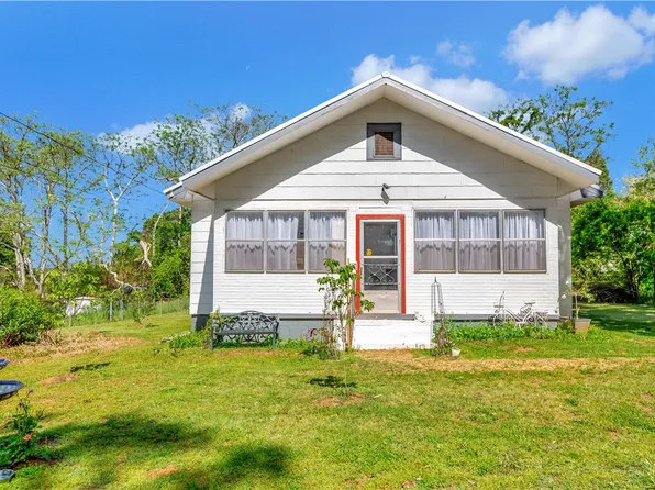 17 Circle St, Pendleton, SC 29670