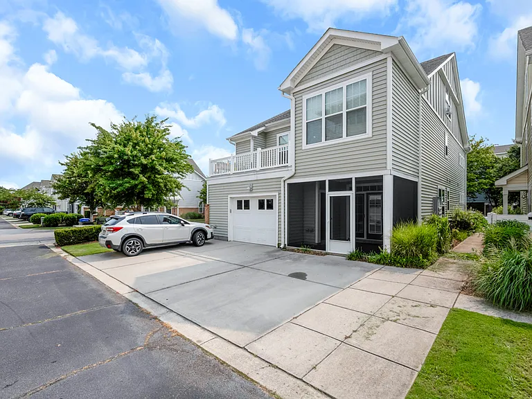 porch and driveway (parking)