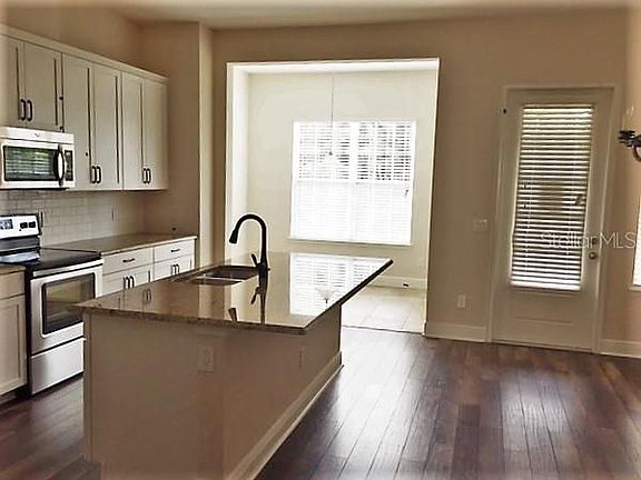 2nd image of 2120 Lobelia Dr