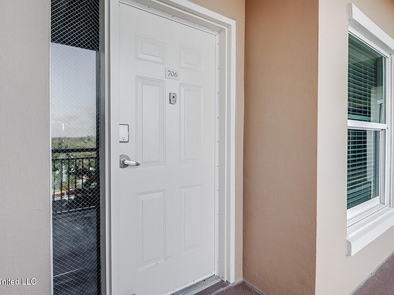 3rd image of 2228 Beach Dr APT 706