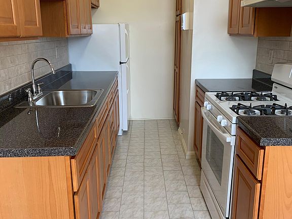 3rd image of 514 Gramatan Ave APT 6D