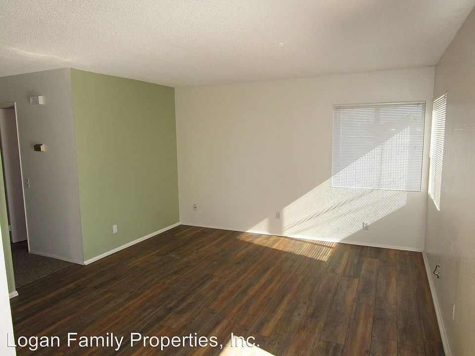 1st image of 4487 Clairemont Dr APT C