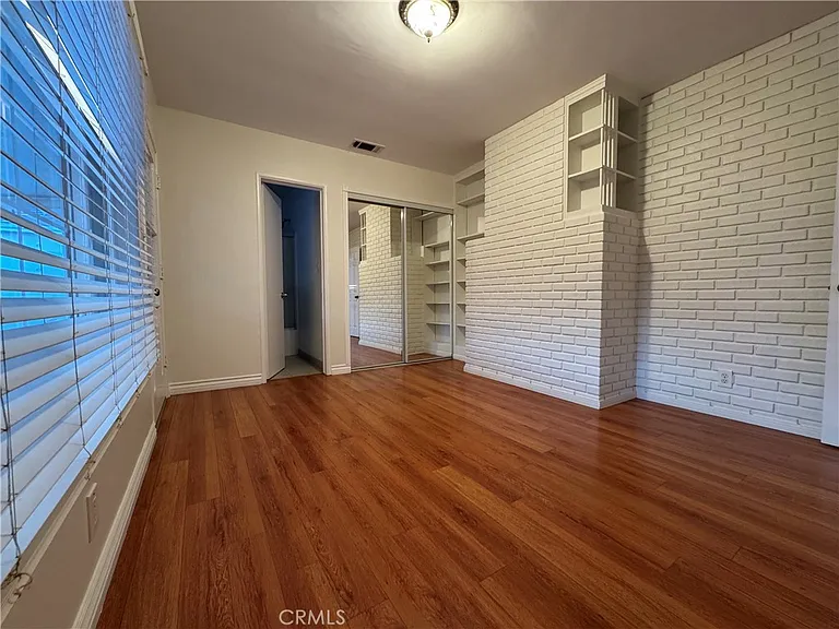 7701 Wilkinson Ave — Photo 21