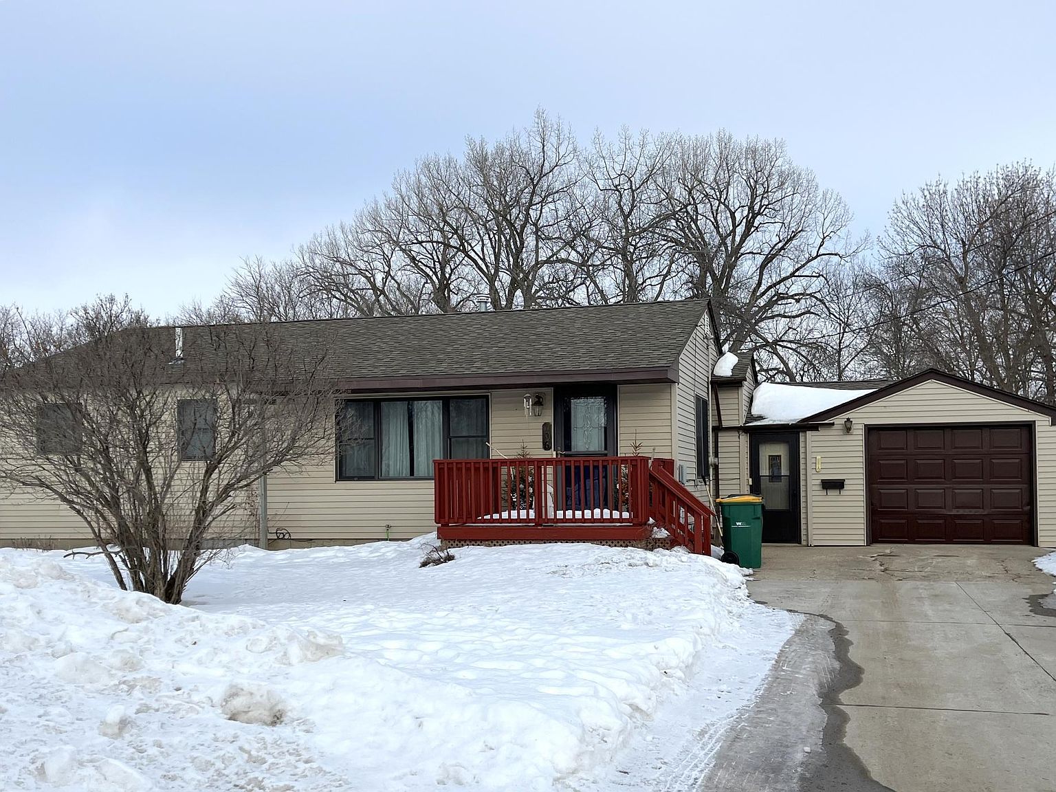 106 Berg St, Lakefield, MN 56150 Zillow