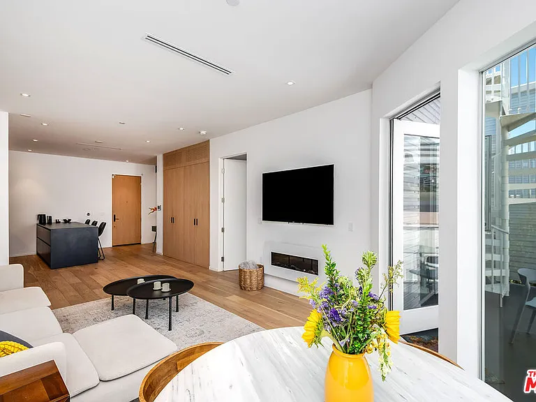 1030 N Kings Rd #403 — Photo 11
