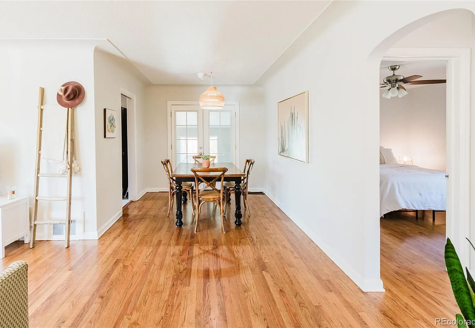 5 bed, 2.0 bath, 1833 sqft, $4,200 — Photo 4