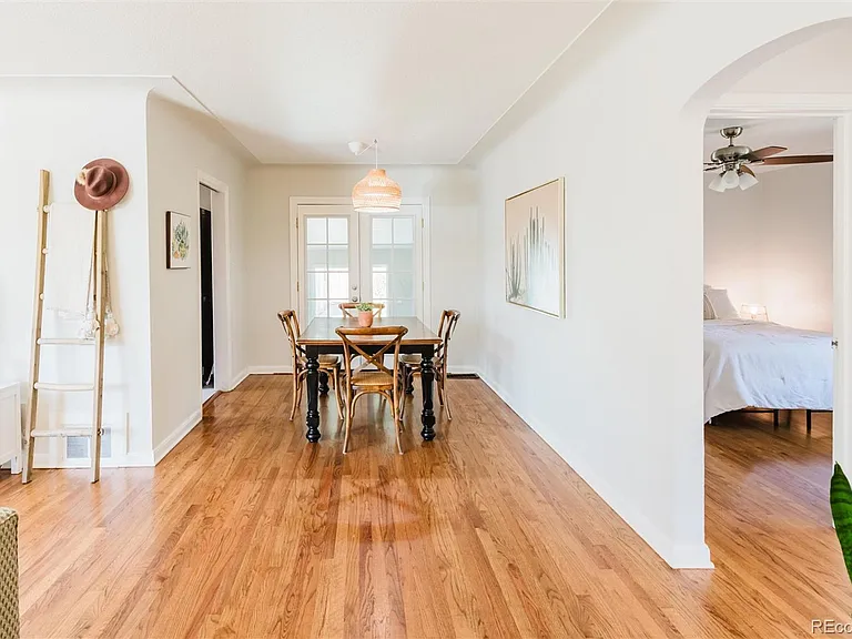565 Winona Ct — Photo 4