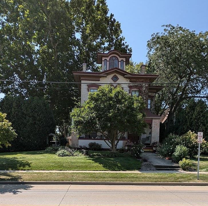 1st image of 244 E Racine St