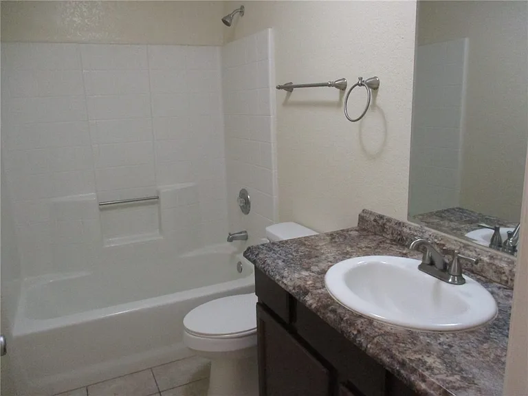 2801 Paloma Senda #D — Photo 15