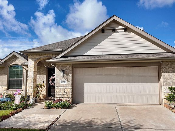 2nd image of 4928 Twin Summit Dr
