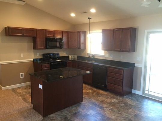 4th image of 232 Basswood Dr