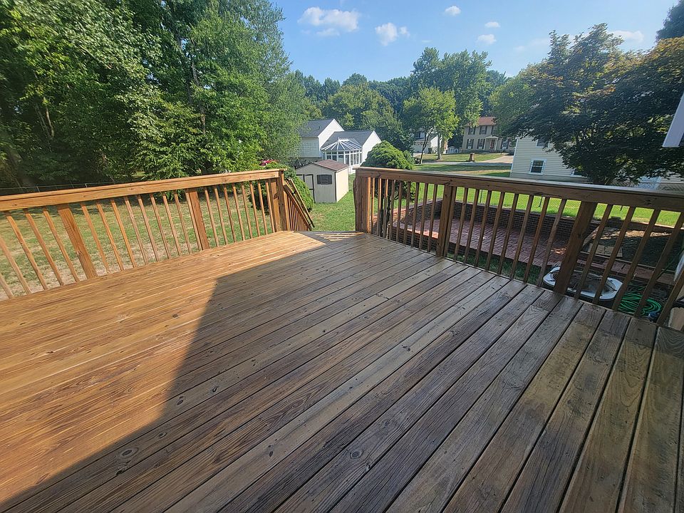 Over-sized deck overlooking the patio area.