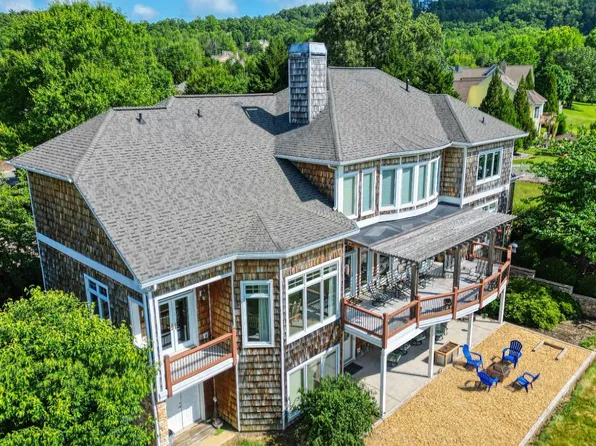 4175 Asheland Cove Dr, Young Harris, GA 30582