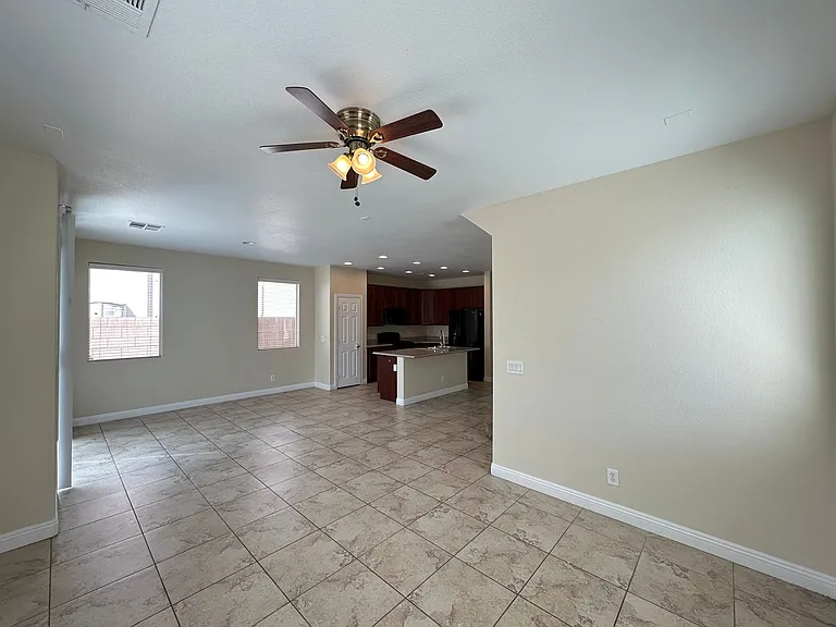 197 Spring Hollow Dr — Photo 4