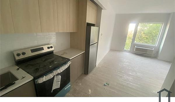 2nd image of 2103 Union St #3K
