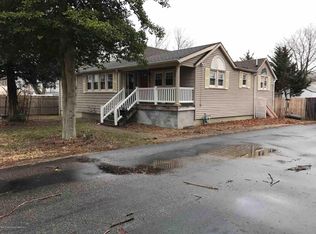 77 Walling Ave, Belford, NJ 07718
